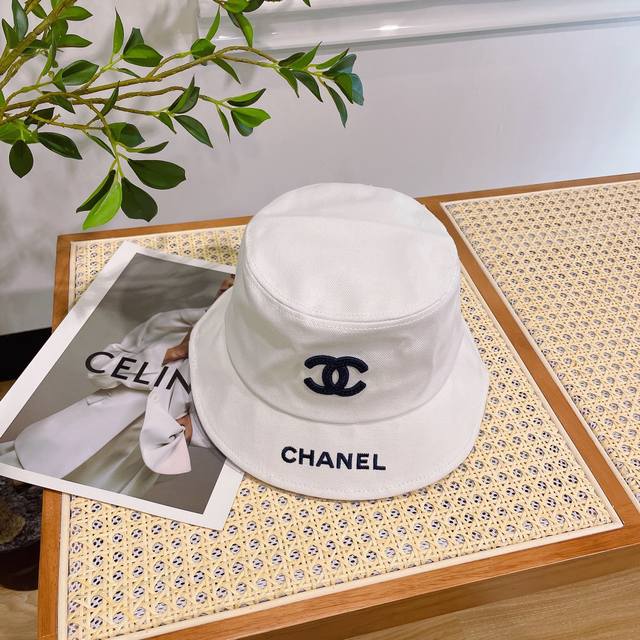 Chanel香奈儿 原单刺绣棒球帽， 专柜1:1开模订制，原版帆布轻盈透气！质量超赞