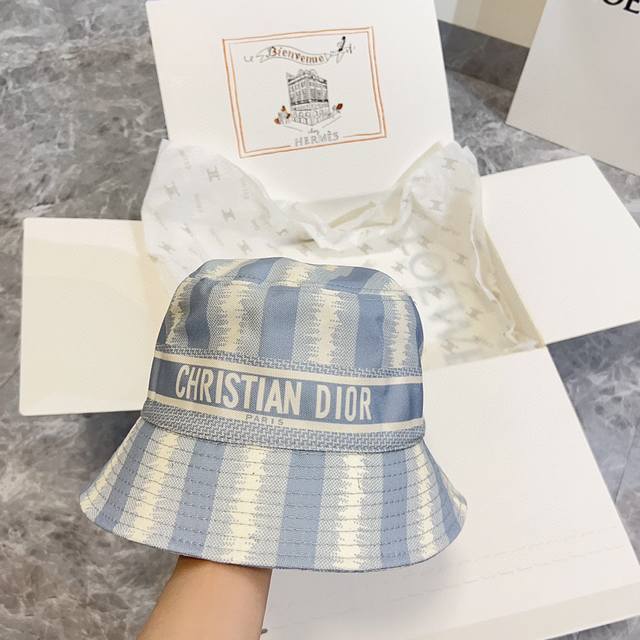 特价 配防尘袋 Dior迪奥 2024新款专柜同步渔夫帽～简约大气 大牌经典格纹，夏季新品