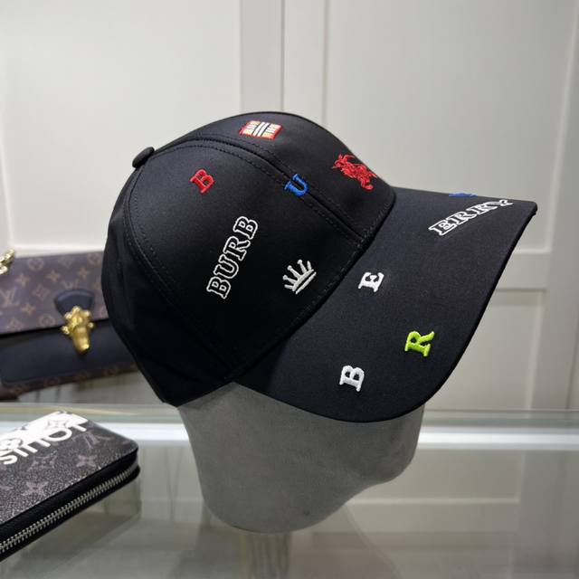 Burberry巴宝莉 经典网官新款经典棒球帽，简约尚时风，男女同款！高质品，尊享品质感！