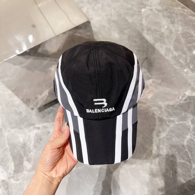 Balenciaga官网款 矮帽身，尼龙科技布，情侣可戴，后面是尼龙贴 质量超赞
