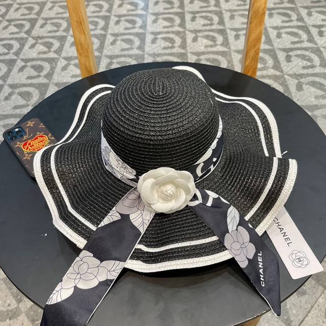 Chanel香奈儿 2024新款山茶花拼色编织草帽，度假休闲必备，优雅大方的一款 - 点击图像关闭