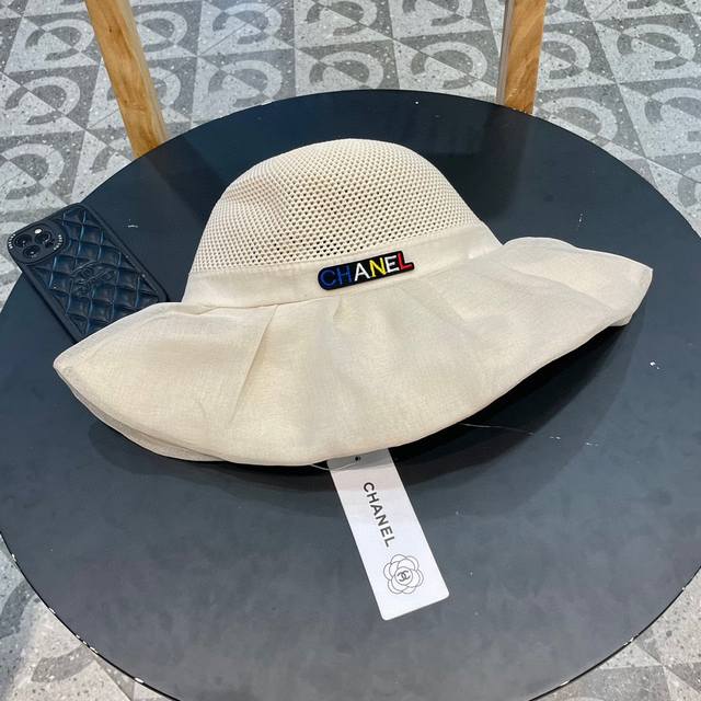 Chanel香奈儿 2024新款大沿遮阳渔夫帽～简约大气遮阳效果一绝、随意折叠都不会变形
