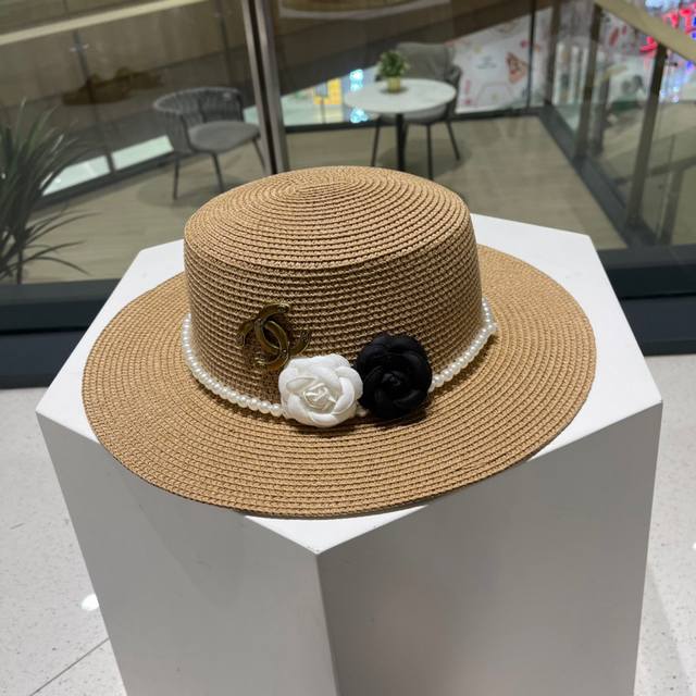 Chanel香奈儿草帽，新款山茶花珍珠配饰草帽，名媛风 版型好看，头围57Cm