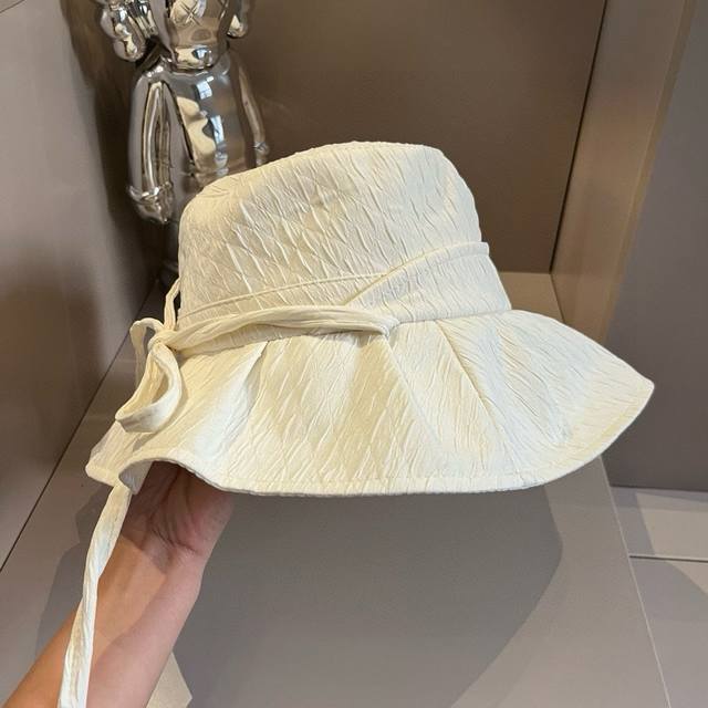 Celine新款渔夫布帽，荷叶边设计，高级名媛风，头围57Cm