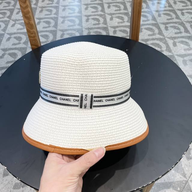 Chanel香奈儿 2024新款草帽小香风小桶帽渔夫帽～简约大气 独特拼接设计 夏季新品～ - 点击图像关闭