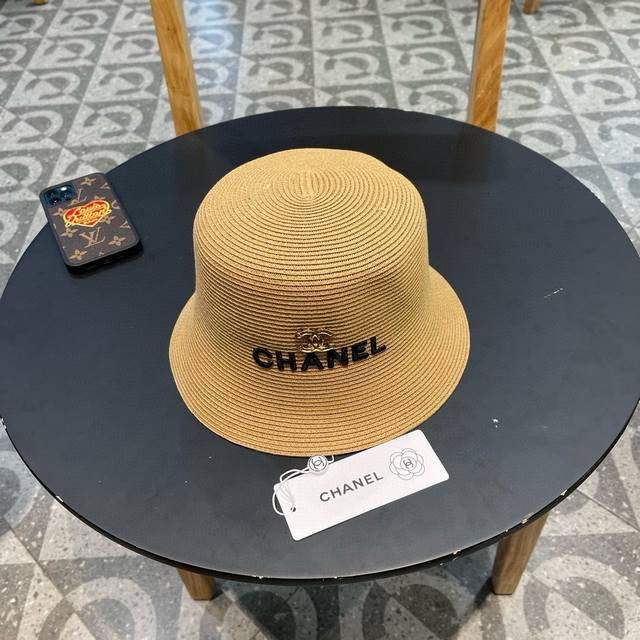Chanel香奈儿草帽，刺绣logo字母礼帽，细草制作，帽型超赞，头围57Cm
