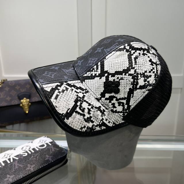 上新 路易威登 Louis Vuitton 新品棒球帽 代购版本！时尚潮流，高端做工！非一般的品质，细节看实拍哦 - 点击图像关闭
