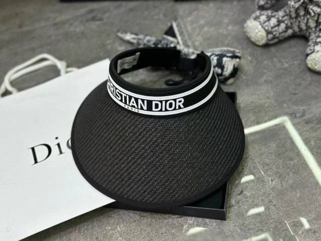 跑量 Dior～新款空顶帽 拼色边设计，版型正！ 黑胶防紫外线，夏季必入！