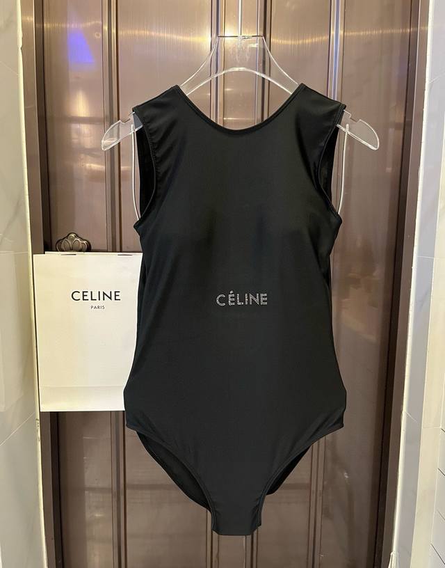 Celine赛琳新款连体泳衣比基尼适合多种场景的游泳衣♀海边 游泳池 温泉 水上乐园 漂流都可以内搭外穿也完全可以 面料：透气舒适。速干弹性的游泳衣更加帖肤易清 - 点击图像关闭