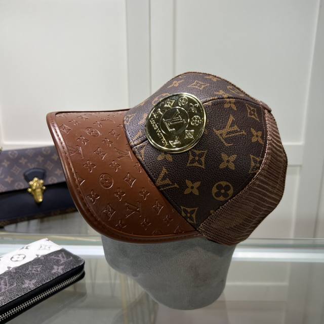上新 路易威登 Louis Vuitton 新品棒球帽 代购版本！时尚潮流，高端做工！非一般的品质，细节看实拍哦