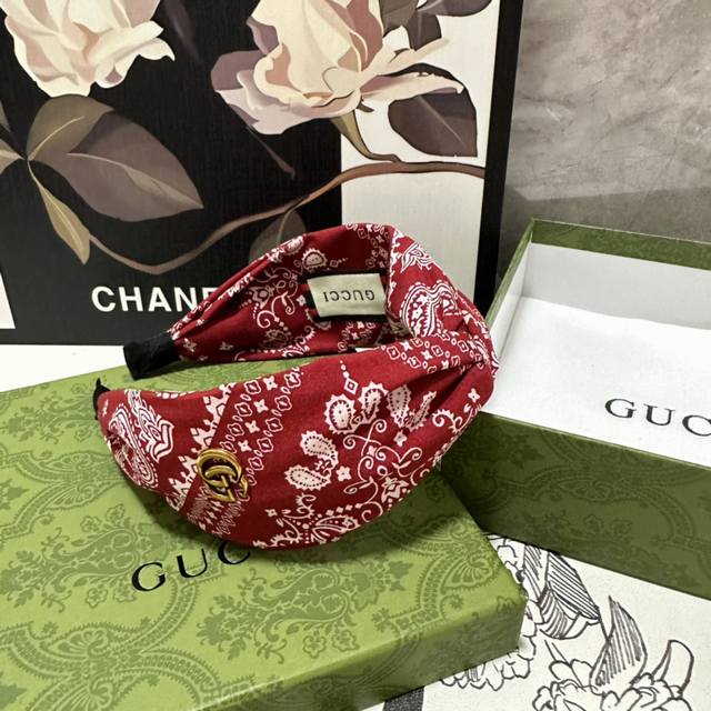 特 配专柜包装 Gucci 古驰 最新腰果花系列发箍 小仙女入手 特殊材质 不嘞头 可盐可甜～