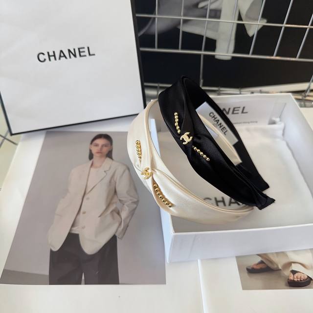 配包装盒 Chanel 香奈儿 最新款小香爆款发箍，超级好看！名媛范儿十足，小仙女必备