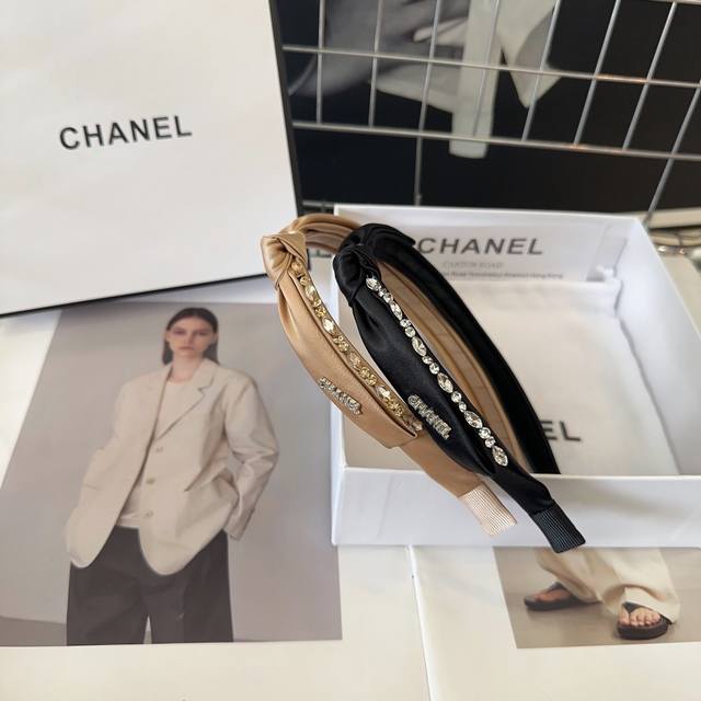 配包装盒 Chanel 香奈儿 新款小香发箍，闪亮的小钻石，实在太美了！女神必入哦