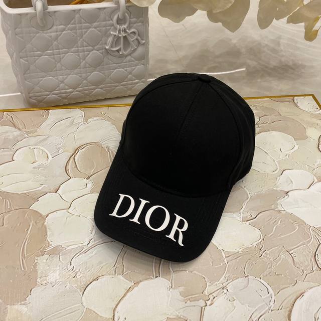 跑量 Dior～新款棒球帽 定制版硬顶 纯棉 帽型正 男女同款