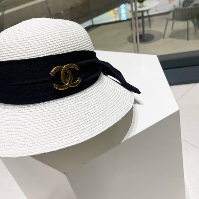 Chanel香2023的新款草编遮阳草帽盆帽，简约大方，百搭单品～出街首选 - 点击图像关闭