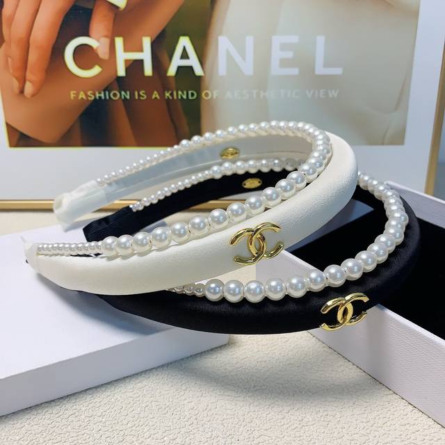 Chanel小香 Chanel发箍 缎面珍珠logo简约发箍 气质百搭小仙女必入单品 宝藏款 闭眼入推荐款 单个