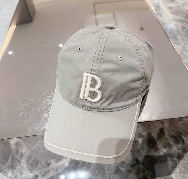 Balencia*A 巴黎世家新款棒球帽 简约时尚超级无敌好看的帽子！