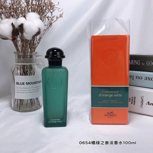 专柜版爱马仕古龙香水100Ml 0654橘绿之泉淡香水：香味是爽朗清新带点帅气的感觉，整体香味是干干净净的。