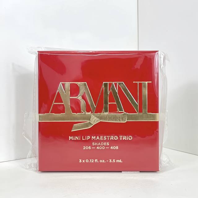 阿玛尼红管唇釉三件套 中样 圣诞款阿玛尼唇釉木盒包装，用一支唇釉的价格P买到了三只唇釉~正版一支6.5Ml，而这个套装一支3.5Ml，超划算，而且颜色都绝美，不