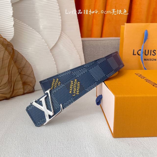 特 Louis Vuitton ：经典原单品质，面蓝色格纹印花配蓝色平纹底，搭配原单精品扣，精工制作，细节看图，实物拍摄，高端奢华，宽度4.0Cm - 点击图像关闭