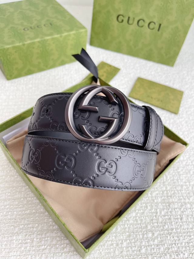特 配全套包装礼盒 Gucci 4.0Cm专柜同款压花，头层小牛皮，原版皮底。搭配纯铜五金带扣，纯进口机械车线，工艺精细，原单品质。