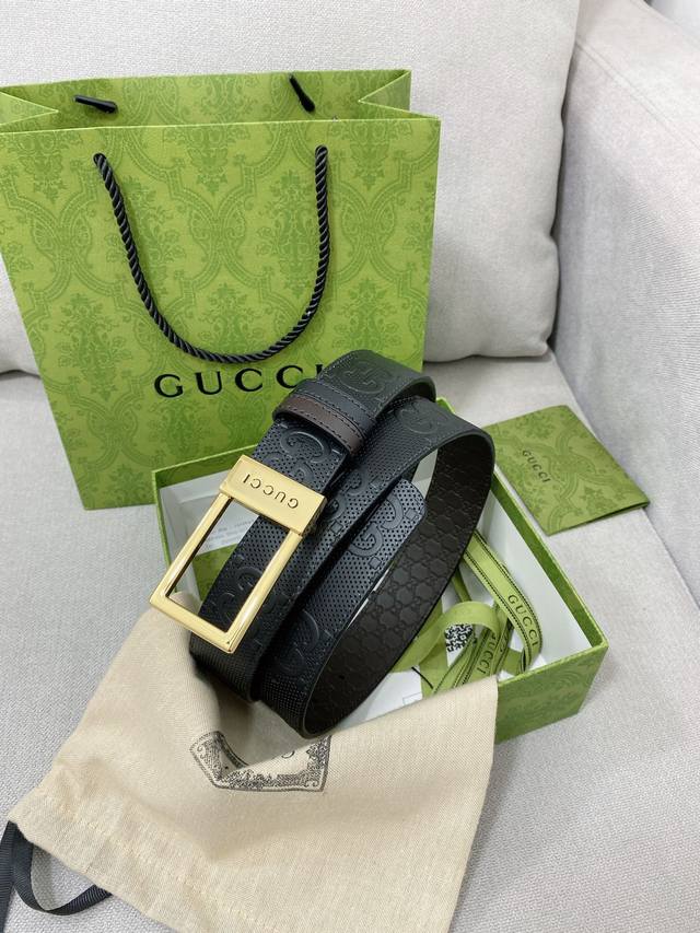 Gucci 海外专柜同步新款，双面可用原单腰带，进口原厂头层牛皮，搭配精品内穿扣头，宽度3.5Cm
