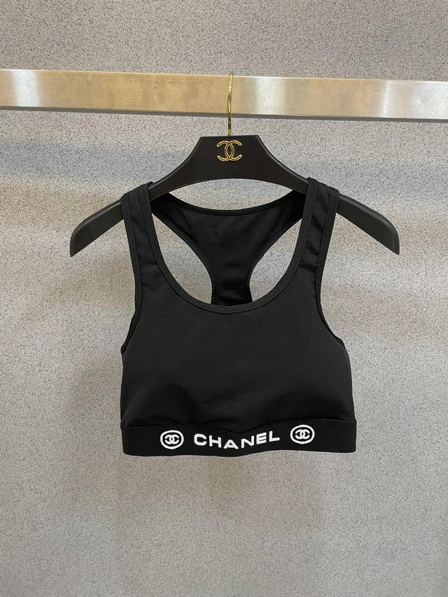 Chanel新款高弹力健身短款瑜伽服运动套装~小背心修身提臀显瘦打底裤脚 S M L