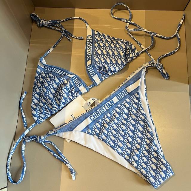 特 ￥P Dior迪奥经典比基尼适合多种场景的游泳衣♀海边 游泳池 温泉 水上乐园 漂流都可以内搭外穿也完全可以 面料：透气舒适。速干弹性的游泳衣更加帖肤易清洗