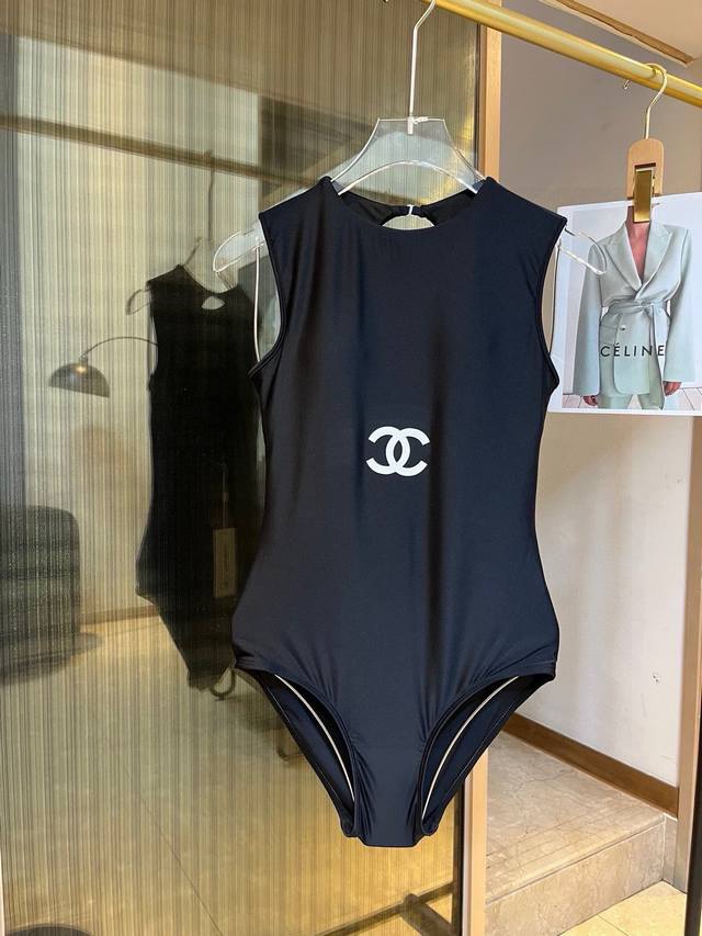特 ￥P Chanel 香奈儿新款连体泳衣 适合多种场景的游泳衣♀海边 游泳池 温泉 水上乐园 漂流都可以内搭也完全可以 连体设计遮肉显高挑 腹部有点肉肉也不影