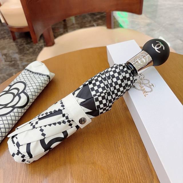 Chanel 香奈儿 2024新款小香 三折自动折叠晴雨伞 经典热卖 选用台湾进口uv防紫外线伞布 原单代工级品质，
