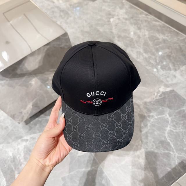 Gucci古奇 简约棒球帽，很潮！休闲运动款，经典制作，超级好搭衣服！