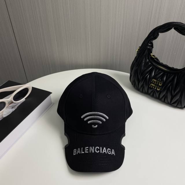 巴黎世家balenciaga刺绣原单棒球帽质量非常棒休闲时尚百搭款男女同款！