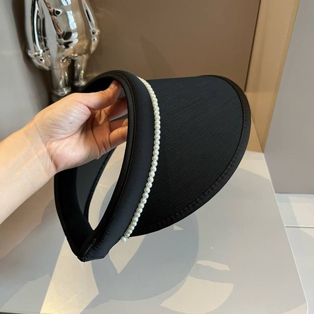 Miumiu缪缪新款发箍遮阳帽，高品绸缎料制作，头围57Cm - 点击图像关闭