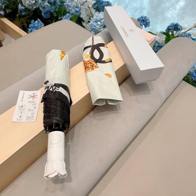 Chanel 香奈儿 新款玫瑰花头柄金枝 三折自动折叠晴雨伞 选用台湾进口uv防紫外线伞布 原单代工级品质.2色 - 点击图像关闭