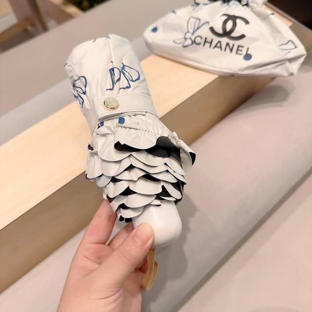 Chanel 香奈儿 新款高版五折手动折叠晴雨伞 选用台湾进口uv防紫外线伞布 原单代工级品质 2色 - 点击图像关闭
