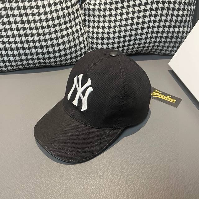 爆款回货 Ny New York 棒球帽， 专柜最新款，Ny刺绣，简洁大气！1:1开模订制，原厂透气帆布料+头层牛皮，细节堪称完美，原厂品质，独家实物拍摄，男女