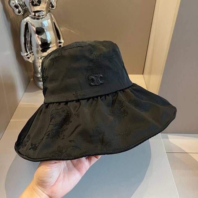 Celine赛琳新款遮阳帽，荷叶边遮掩布帽，头围57Cm