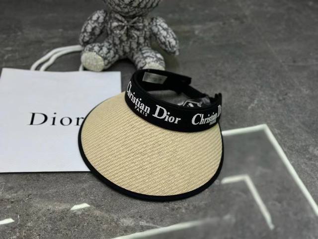 跑量 Dior～新款空顶帽 拼色边设计，版型正！ 黑胶防紫外线，夏季必入！