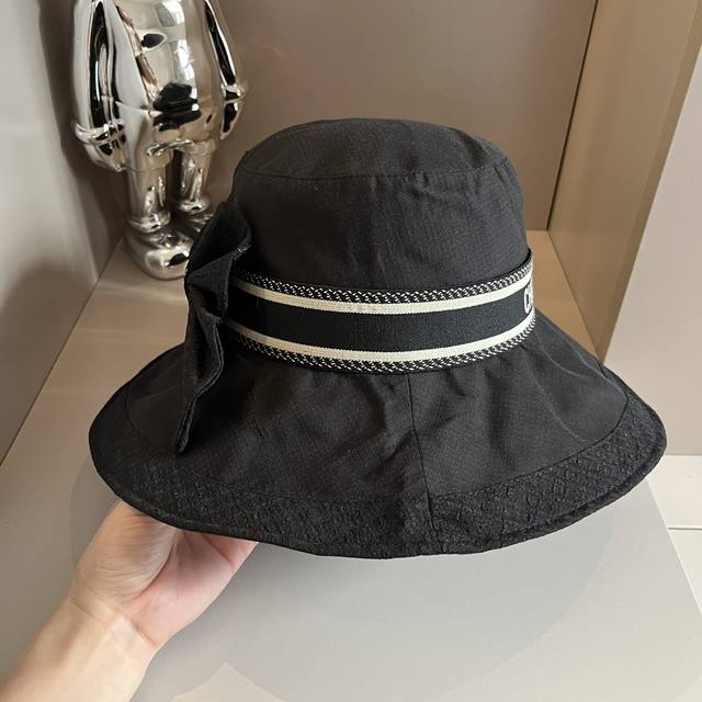 Dior迪奥新款蝴蝶结渔夫帽，名媛风布帽，可折叠，出游必备，收纳方便 - 点击图像关闭