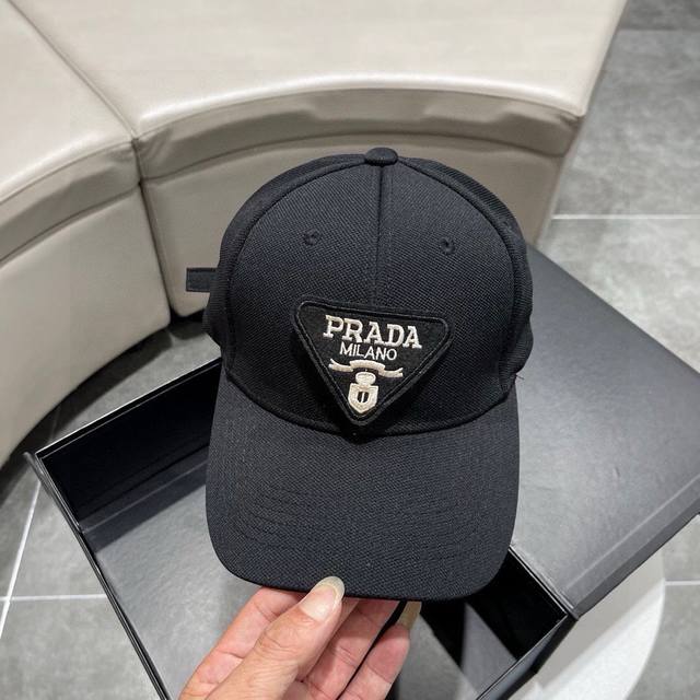 Prada 普拉达 2024春夏新品棒球帽 代购版本！时尚潮流，非一般的品质，细节看实拍哦