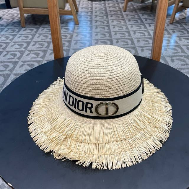 Dior迪奥 2024的新款草编遮阳草帽大沿帽沙滩风，简约大方，百搭单品～出街首选，新款帽型超美腻，新品上架 - 点击图像关闭