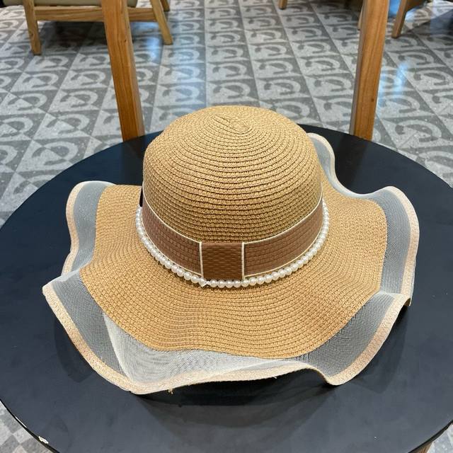 Celine赛琳 2024新款度假风凯旋门波浪边草帽，可折叠遮阳又好搭配，出街旅行单品