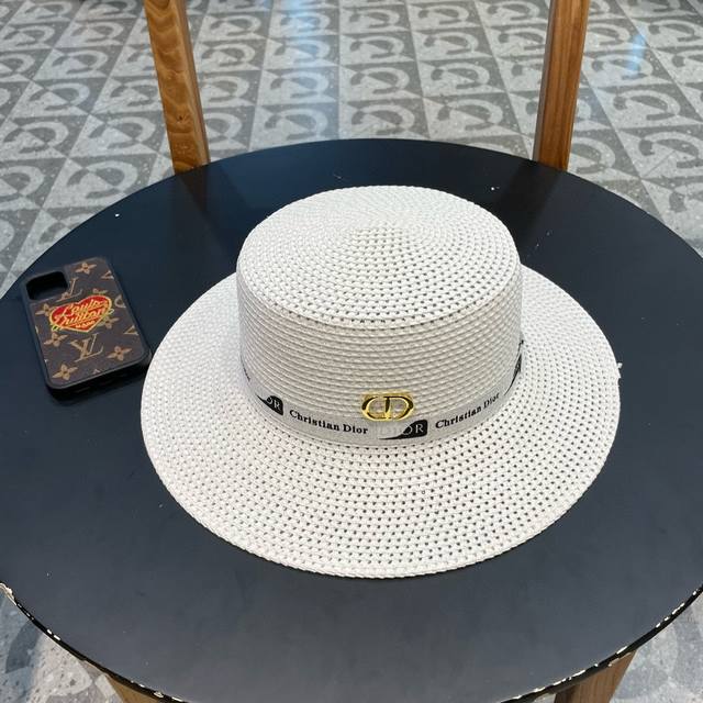 Dior迪奥官方款草帽，，一顶超级有品位的草帽了~出街首选！帽型超美腻颜色妥妥，轻便携带！小仙女人手必备 头围57Cm