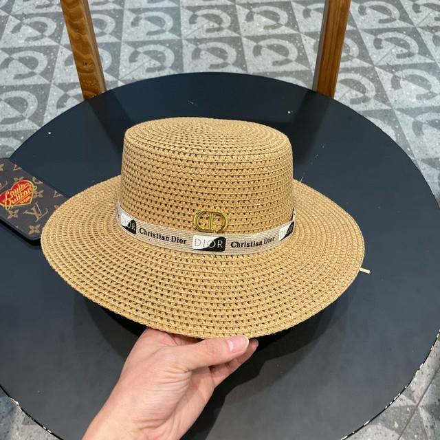 Dior迪奥官方款草帽，，一顶超级有品位的草帽了~出街首选！帽型超美腻颜色妥妥，轻便携带！小仙女人手必备 头围57Cm