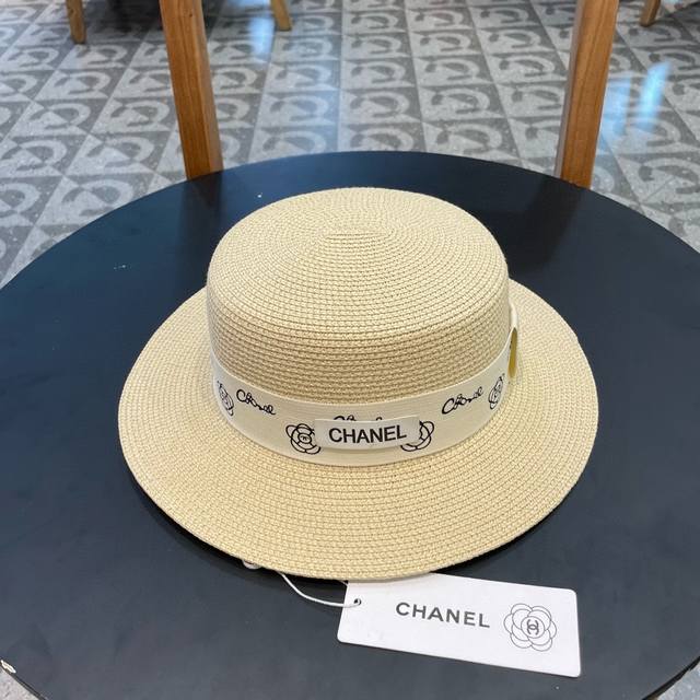 Chanel香奈儿 2024的新款平顶草帽，沙滩风，简约大方，百搭单品～出街首选， - 点击图像关闭