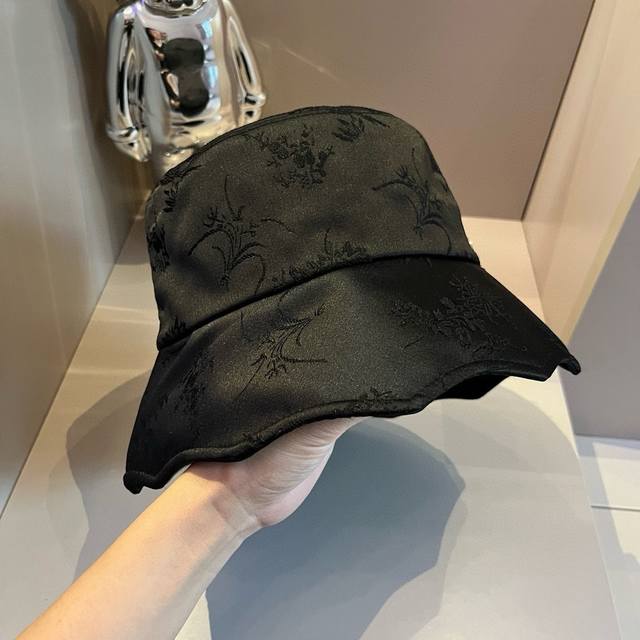 Dior中国风遮阳帽，波浪边渔夫帽，头围57Cm