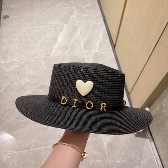 特 配防尘袋 Dior迪奥 2024新款精致款马卡龙爱心礼帽盆帽平顶草帽，出街必备超好搭配，赶紧入手！