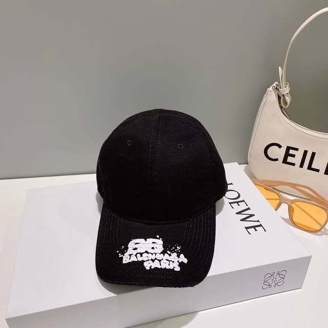 新品balenciaga巴黎世家新款棒球帽 现货秒发简约时尚超级无敌好看的帽子！情侣款！原单货比起其他帽子的优势，