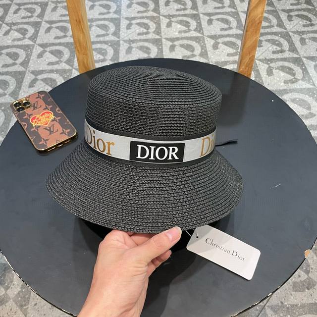 Dior迪奥2024平顶草帽，高密度制作，一顶超级有品位的草帽了~出街首选！帽型超美腻颜色妥妥，轻便携带！小仙女人手必备