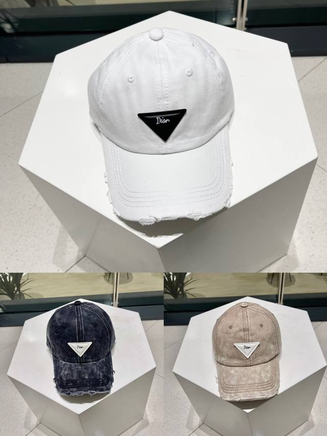 Dior迪奥新款棒球帽 超有小心机的设计，爱心刺绣带字母小标志 可爱又有设计感，不规则破洞帽檐 简单又不单调